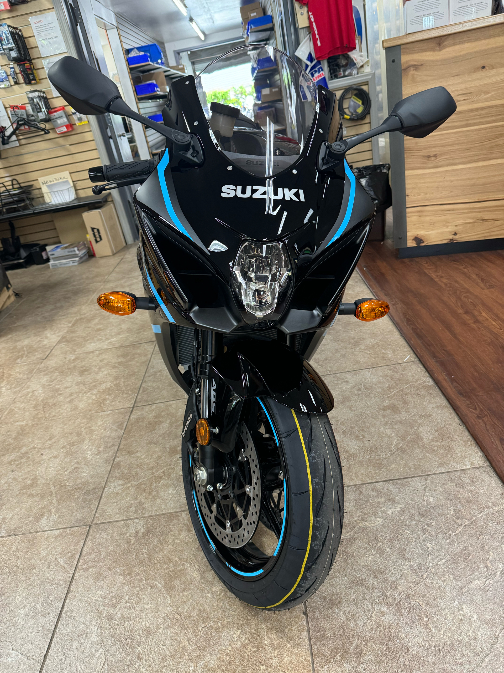 2024 Suzuki GSX-R1000 in Mineola, New York - Photo 3