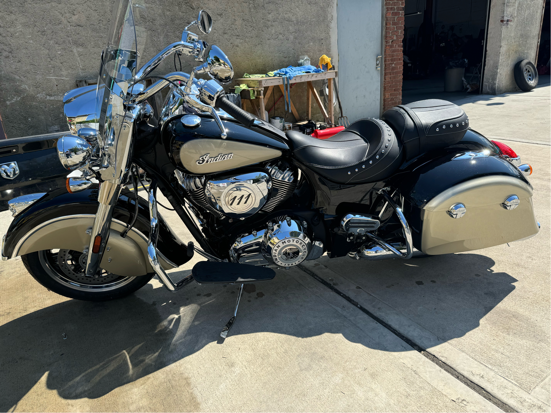 2022 Indian Motorcycle Springfield® in Mineola, New York - Photo 2