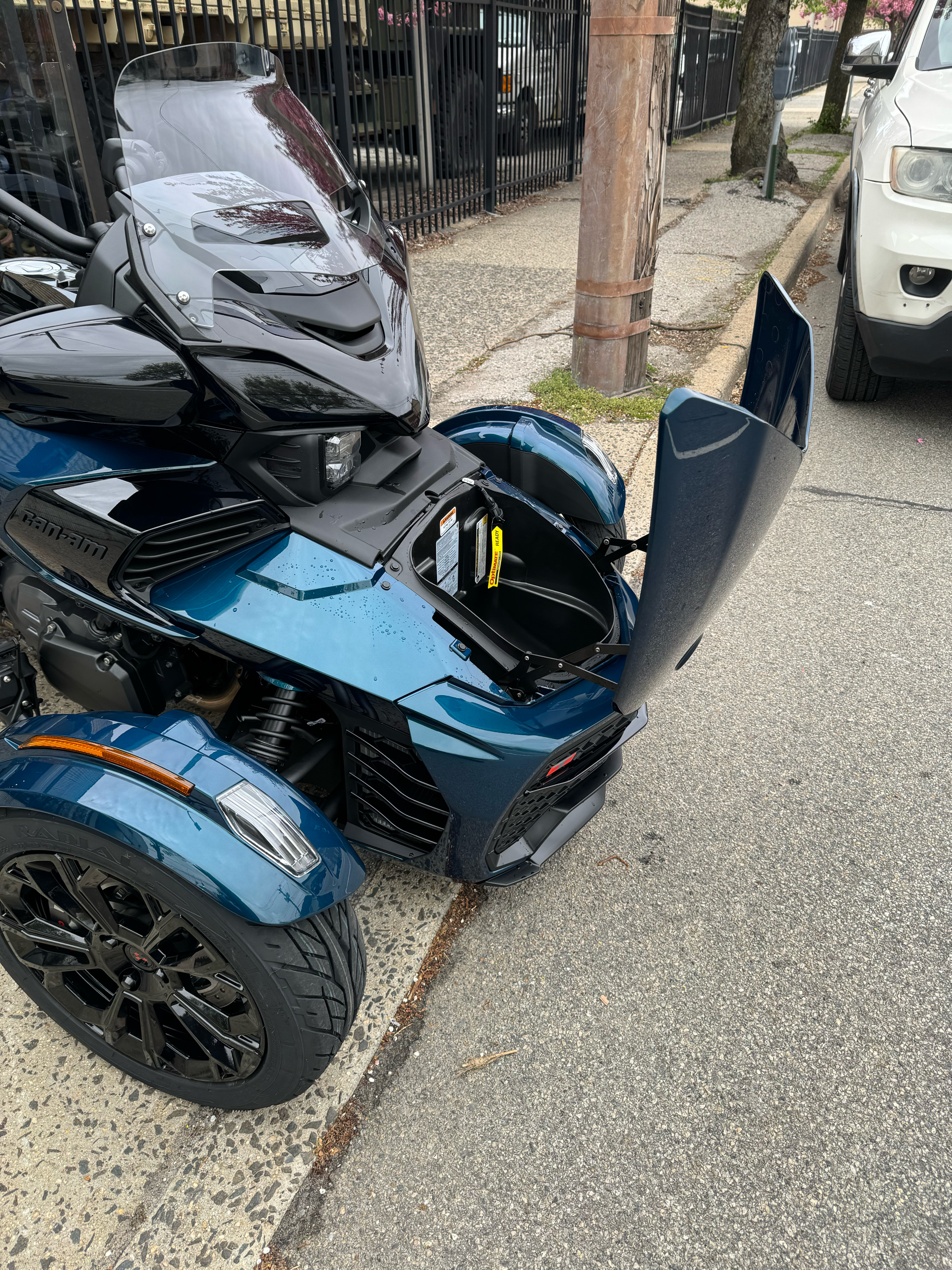 2024 Can-Am SPYDER F3-T in Mineola, New York - Photo 13