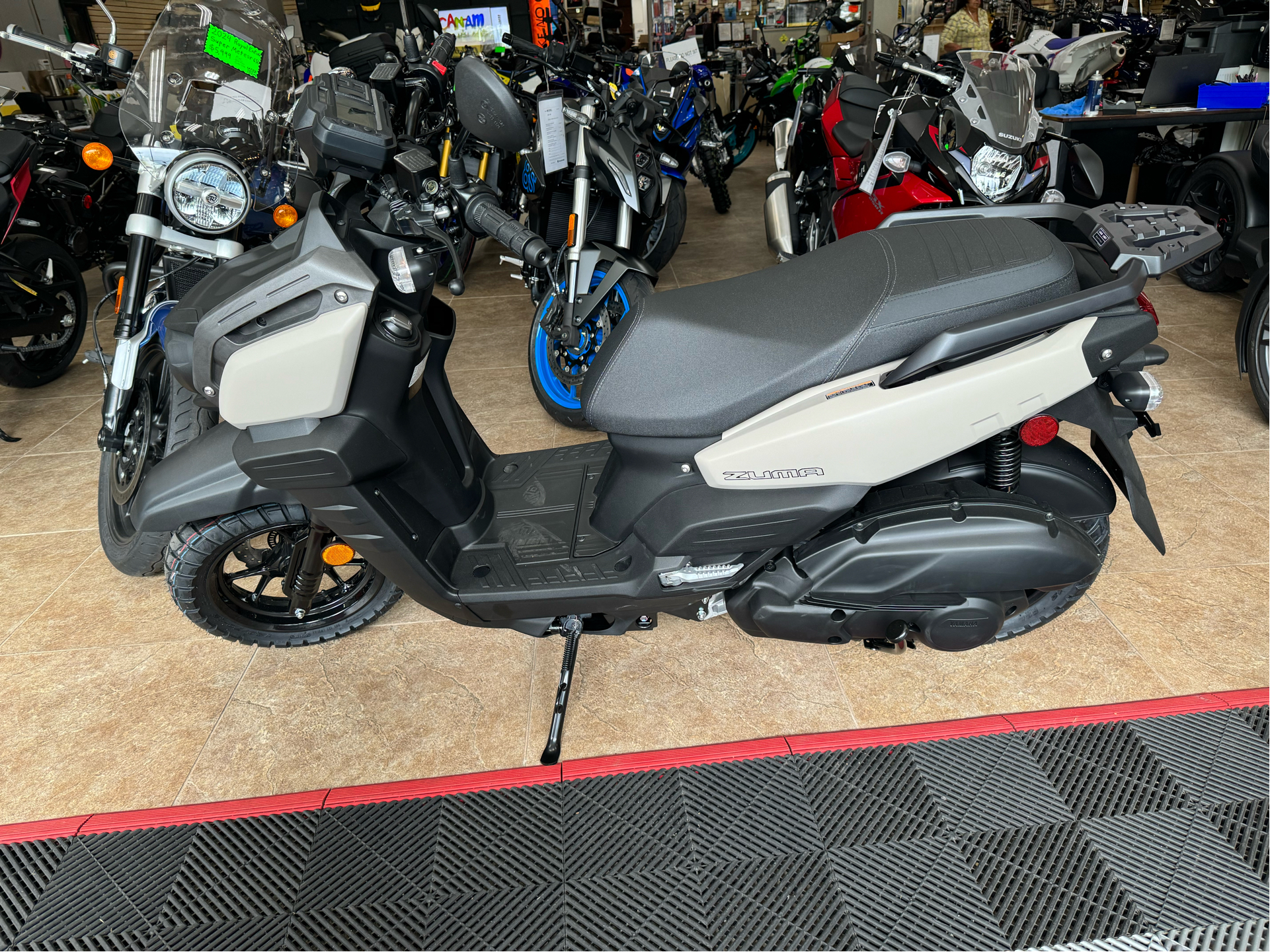 2024 Yamaha Zuma 125 in Mineola, New York - Photo 2