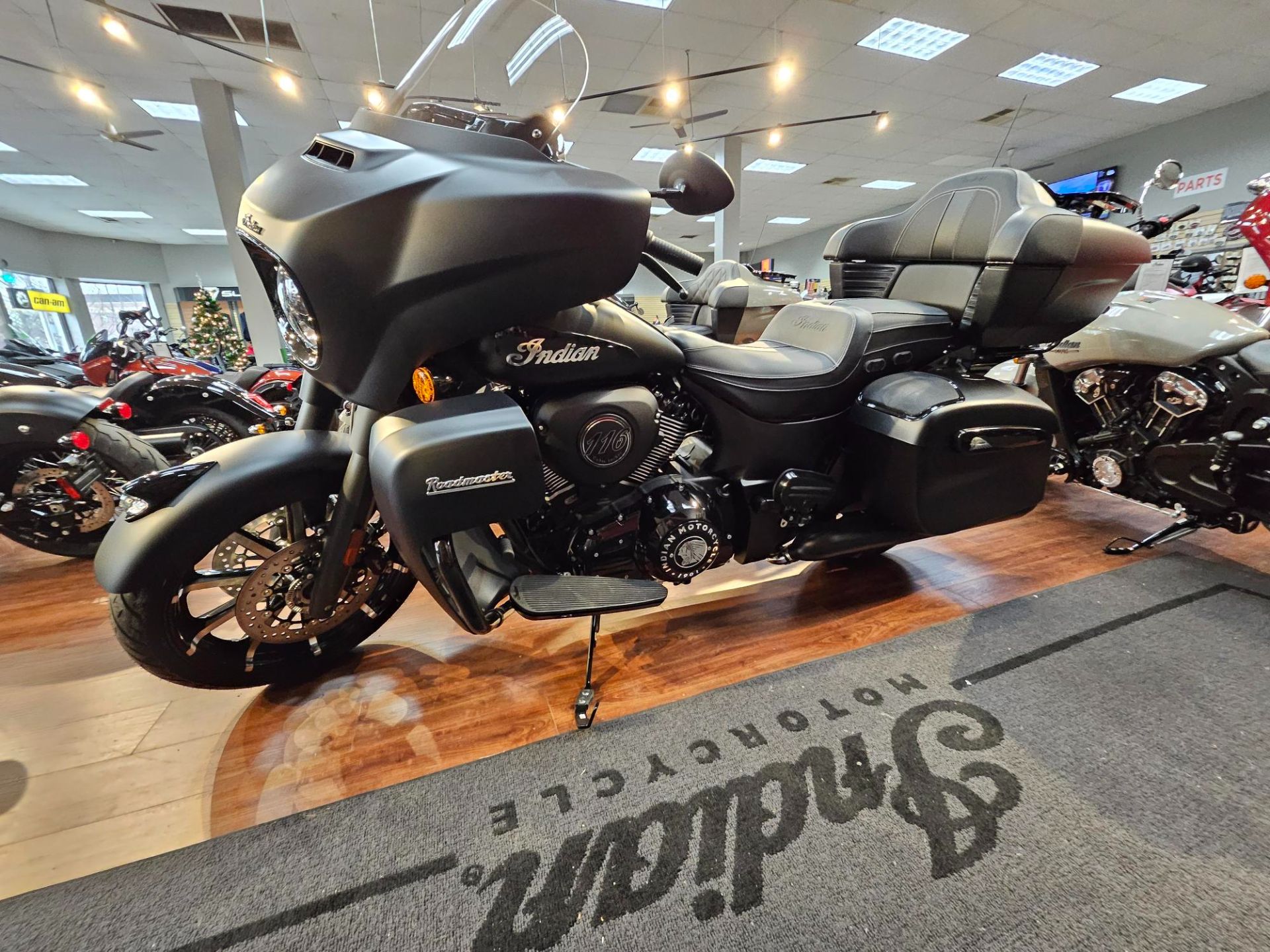 2024 Indian Motorcycle Roadmaster® Dark Horse® with PowerBand Audio Package in Mineola, New York - Photo 3