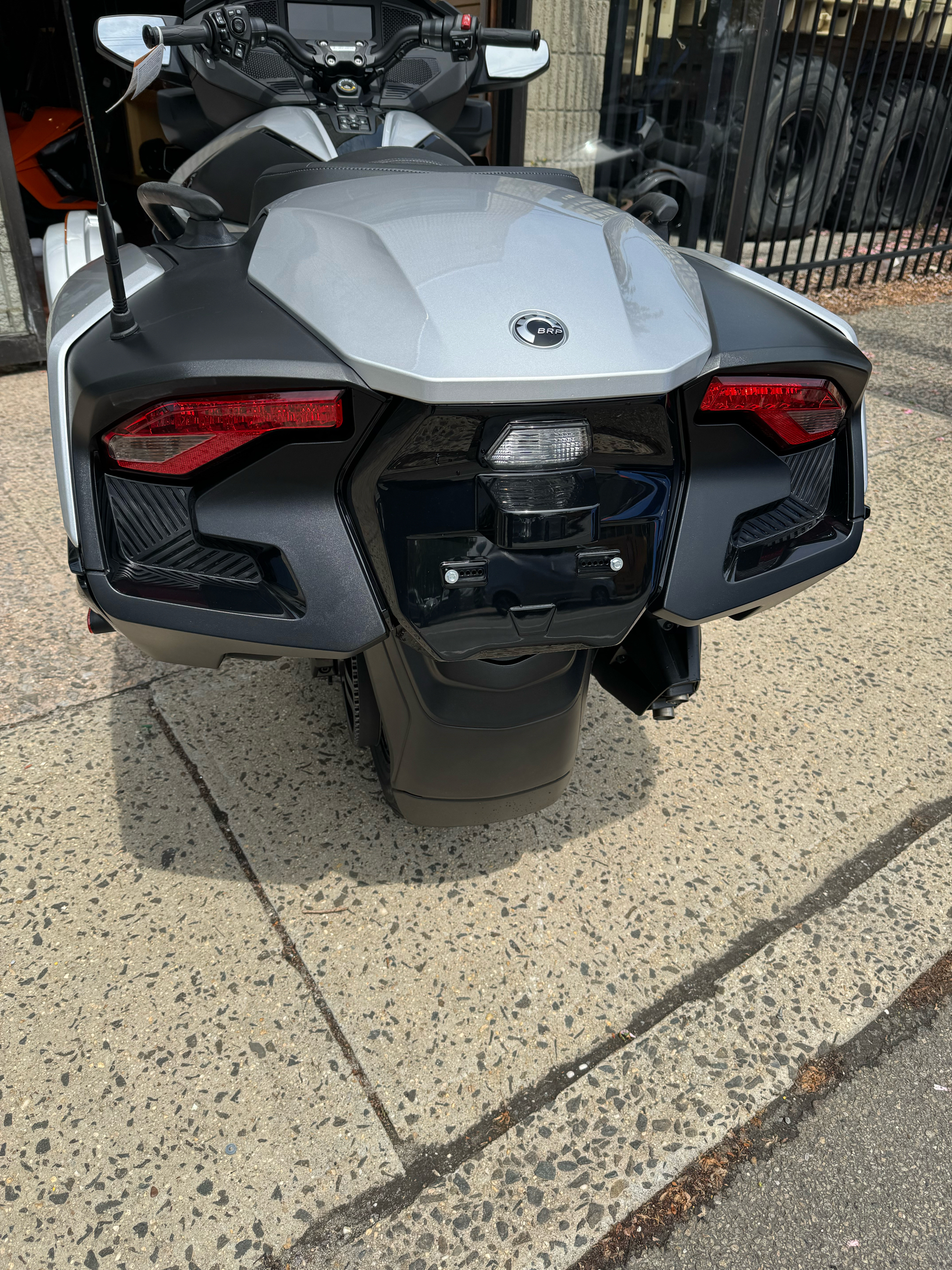 2023 Can-Am SPYDER RT GY in Mineola, New York - Photo 3