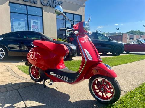 2023 Vespa Elettrica Red 70 in Downers Grove, Illinois - Photo 3