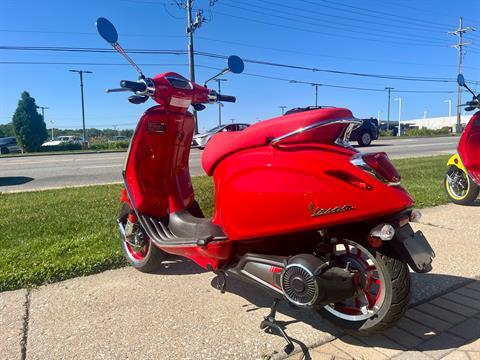 2023 Vespa Elettrica Red 70 in Downers Grove, Illinois - Photo 4