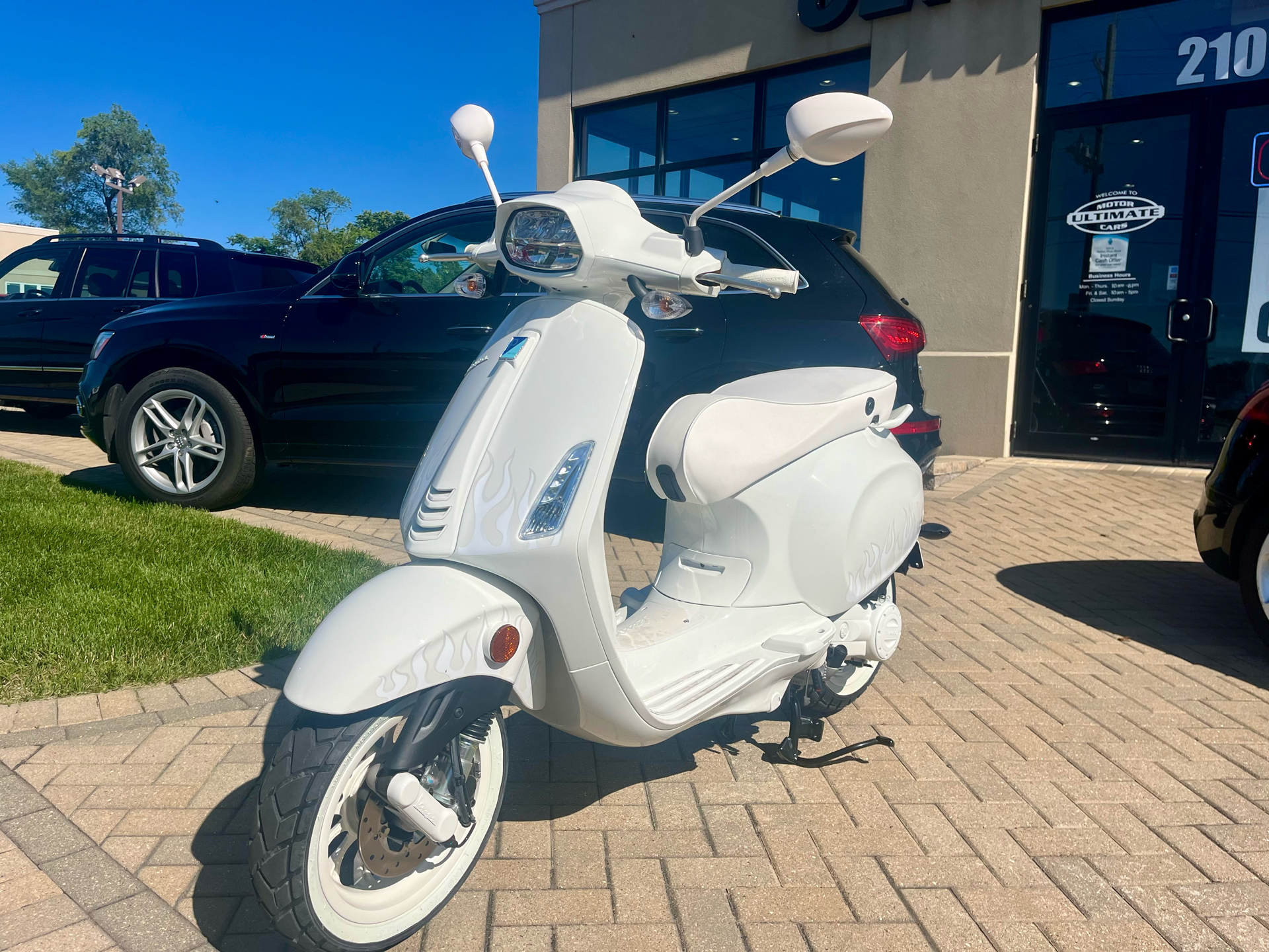 2023 Vespa Sprint 50 Justin Bieber x Vespa in Downers Grove, Illinois - Photo 2