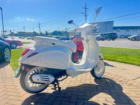 2023 Vespa Sprint 50 Justin Bieber x Vespa in Downers Grove, Illinois - Photo 5