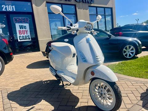 2022 Vespa Sprint 50 Justin Bieber x Vespa in Downers Grove, Illinois - Photo 3