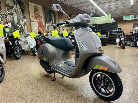 2024 Vespa GTS Super 300 Tech in Downers Grove, Illinois - Photo 3