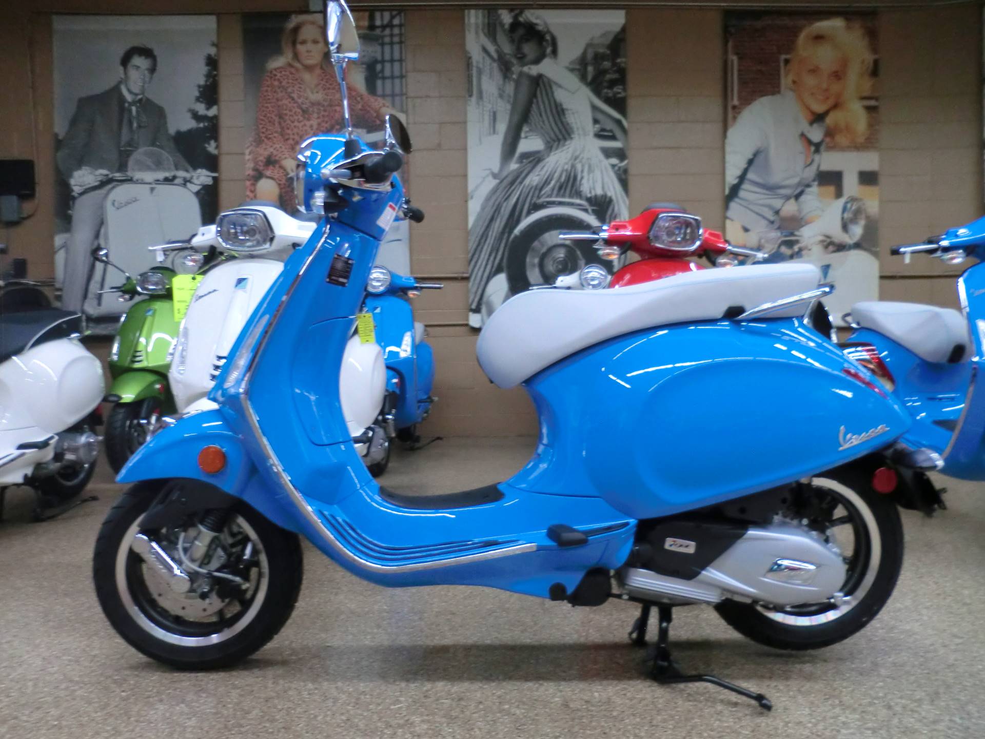 New 2019 Vespa Primavera 50th Anniversary 150 Cc Scooters In Downers