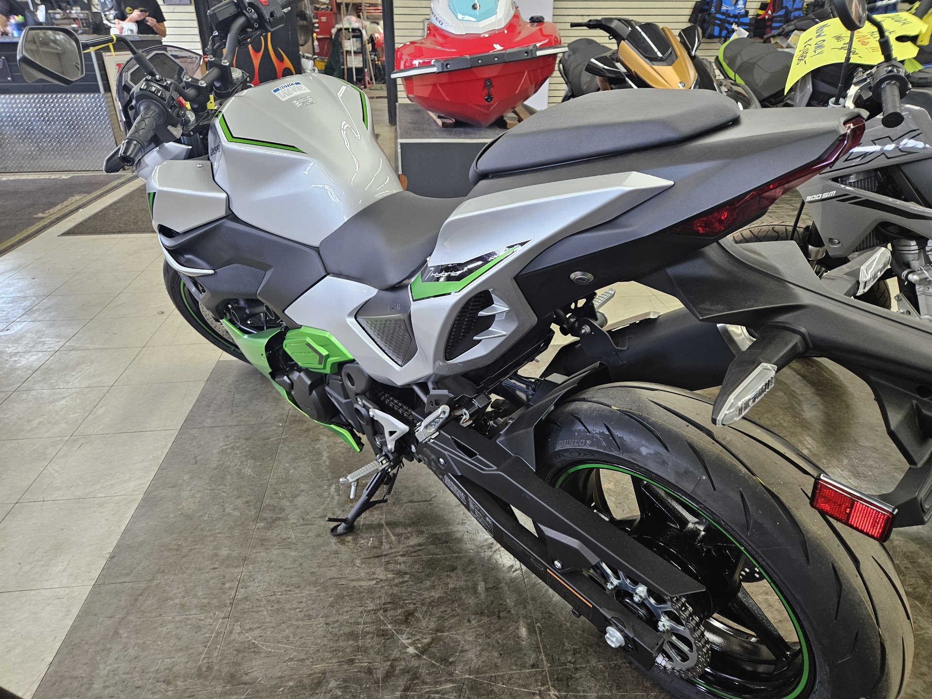 2024 Kawasaki Ninja 7 Hybrid ABS in New Hudson, Michigan - Photo 5