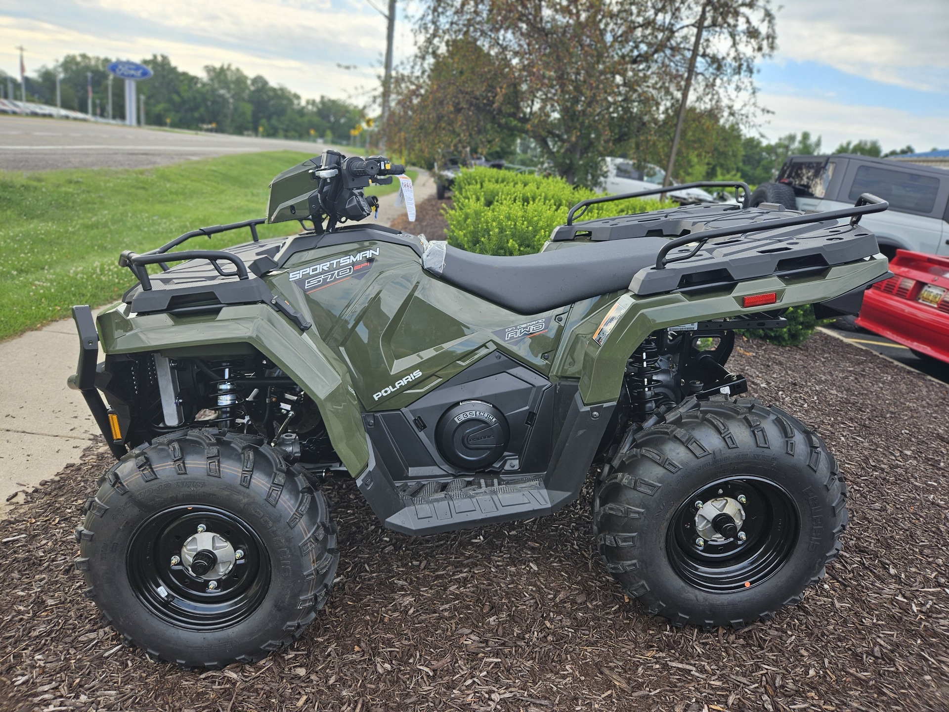 2024 Polaris Sportsman 570 in New Hudson, Michigan - Photo 2