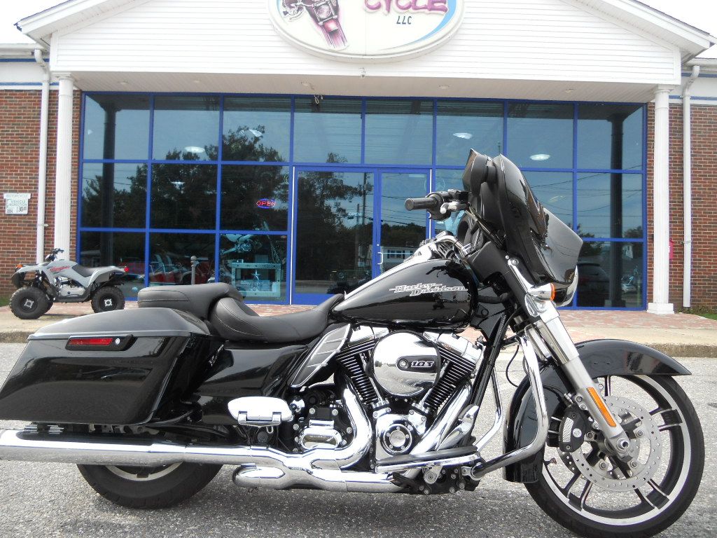 2014 Harley-Davidson Street Glide® in Derry, New Hampshire - Photo 1