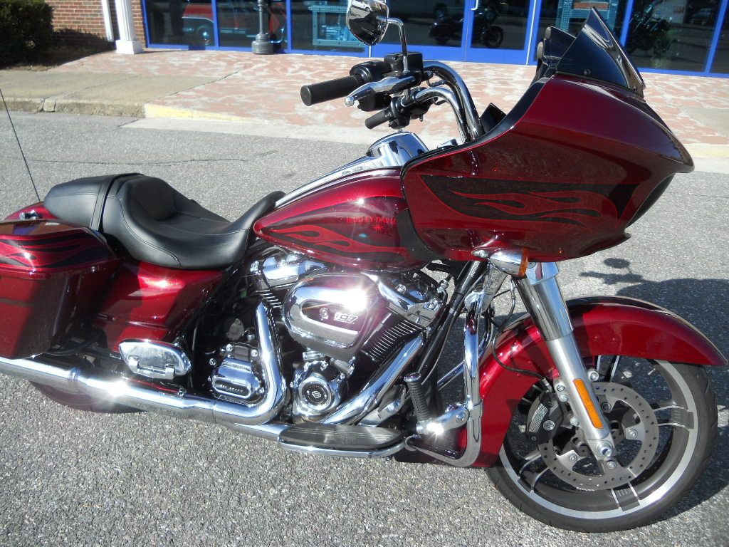 2017 Harley-Davidson Road Glide® Special in Derry, New Hampshire - Photo 2