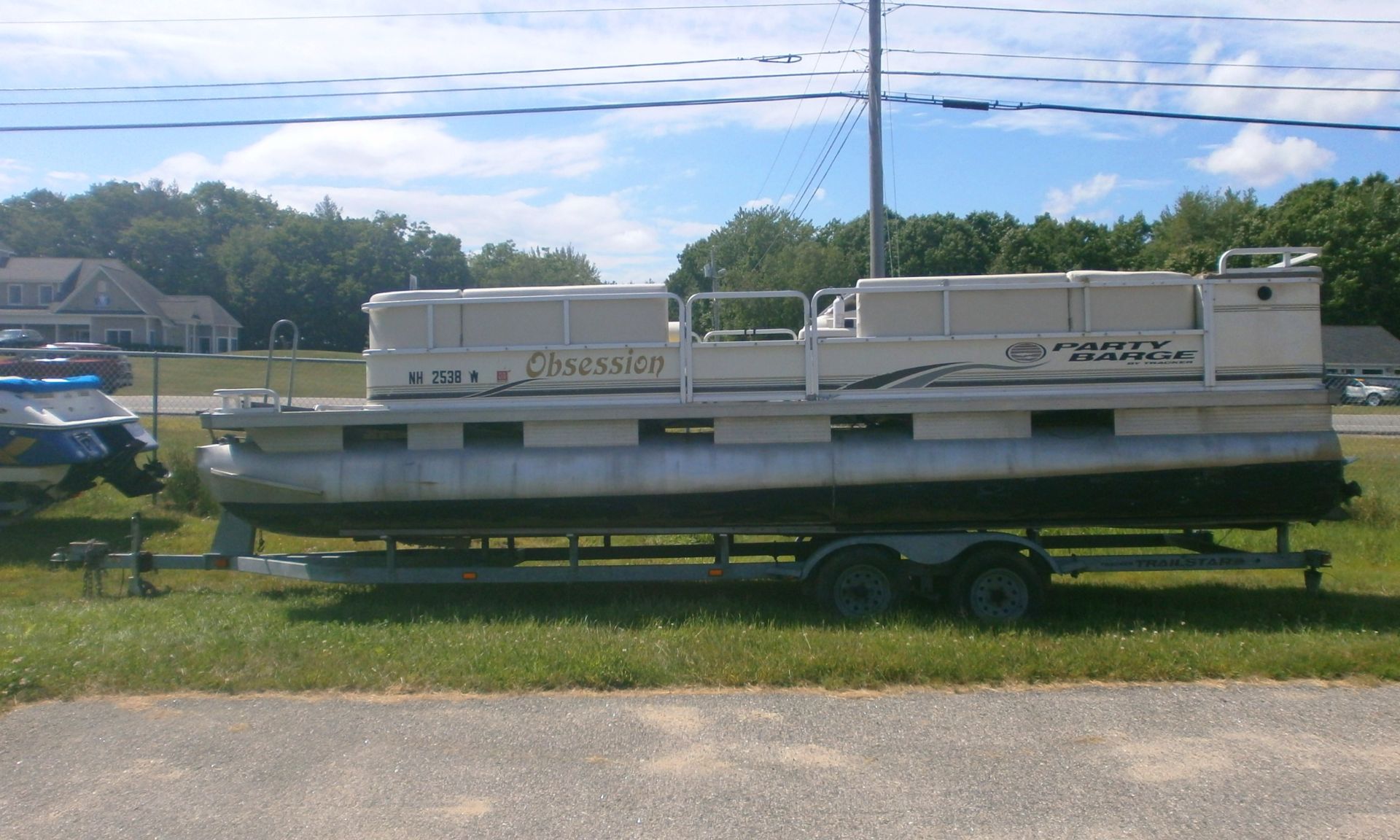 2002 Sun Tracker Party Barge 240 in Barrington, New Hampshire - Photo 3