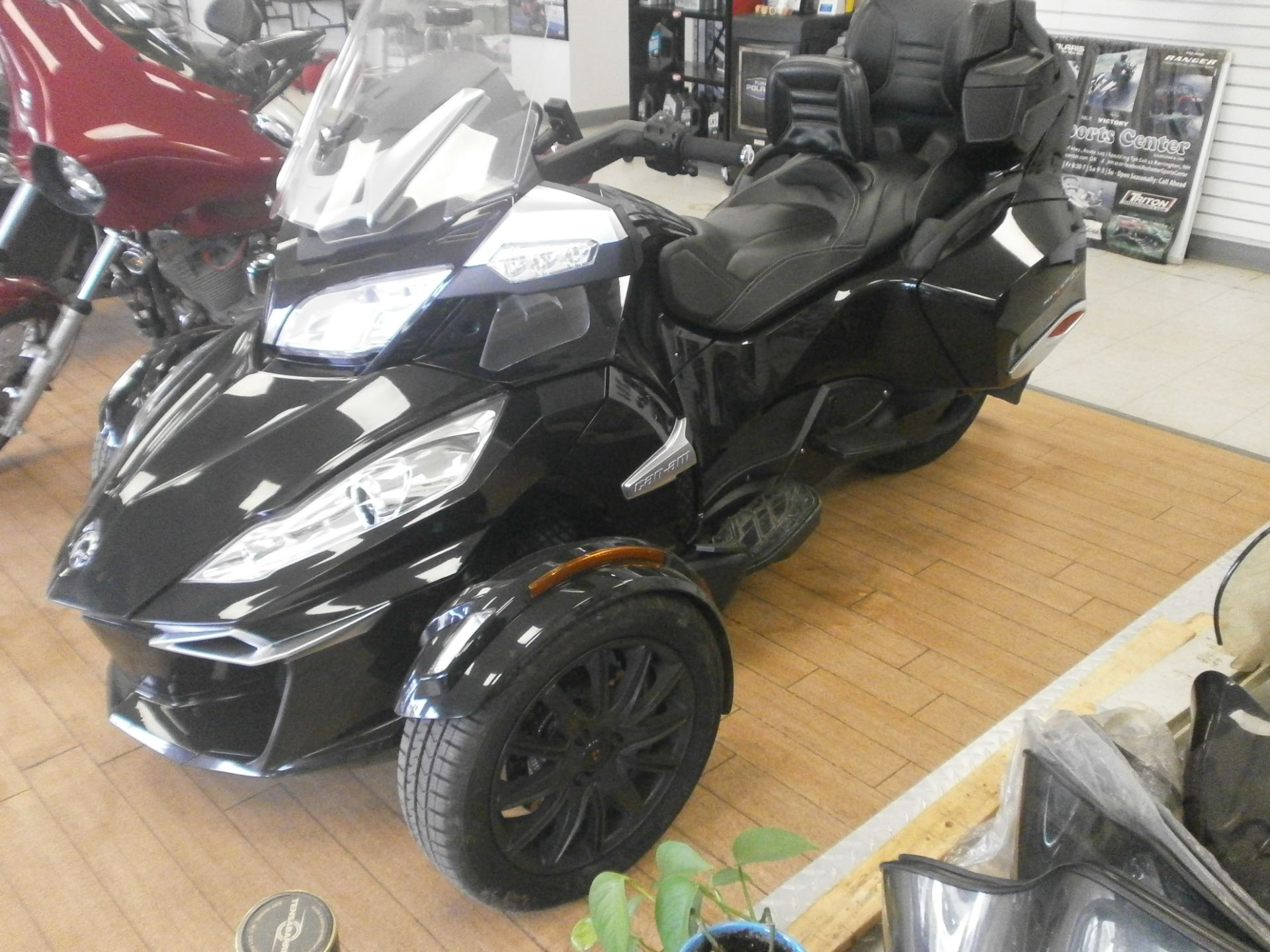 2015 Can-Am Spyder® RT SE6 in Barrington, New Hampshire - Photo 1