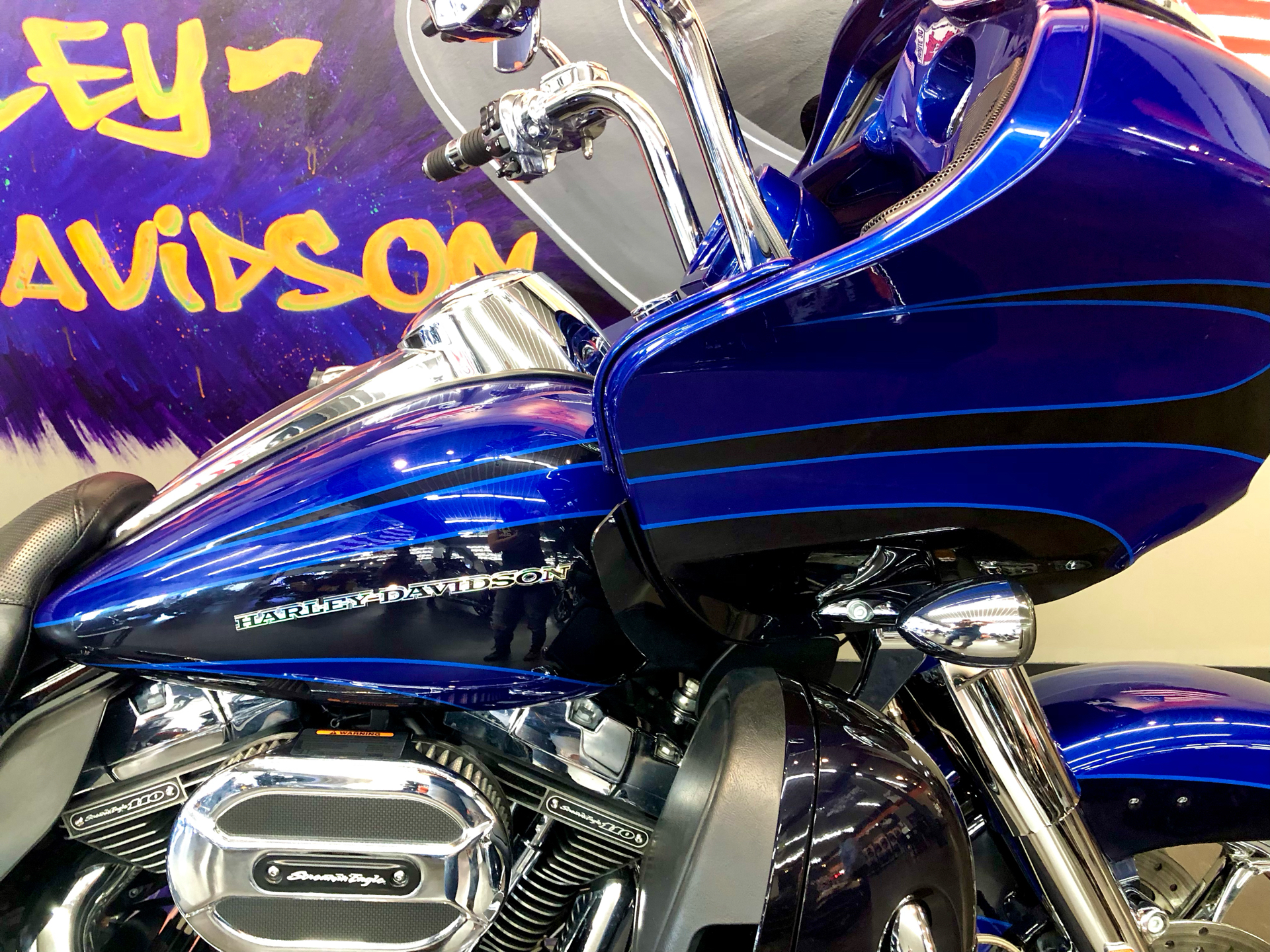 2015 Harley-Davidson CVO™ Road Glide® Ultra in Upper Sandusky, Ohio - Photo 4