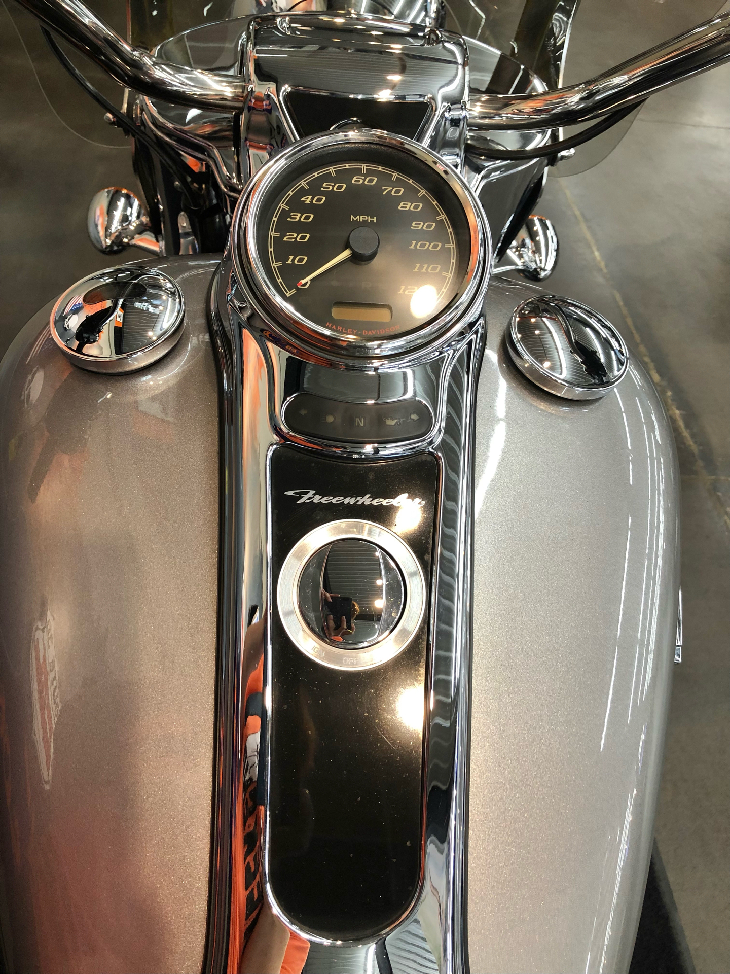 2017 Harley-Davidson Freewheeler in Upper Sandusky, Ohio - Photo 6