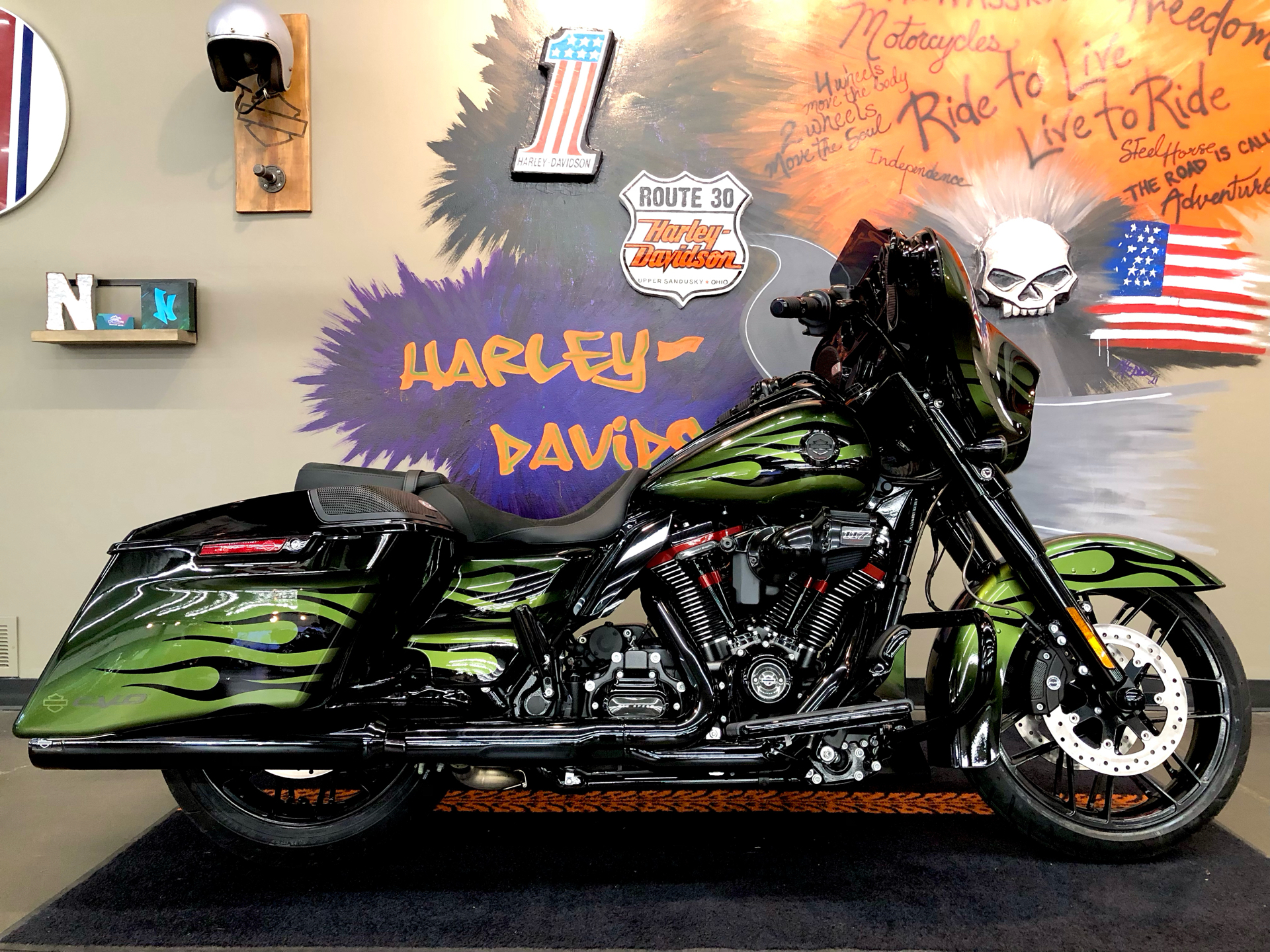 2022 Harley-Davidson CVO™ Street Glide® in Upper Sandusky, Ohio - Photo 1