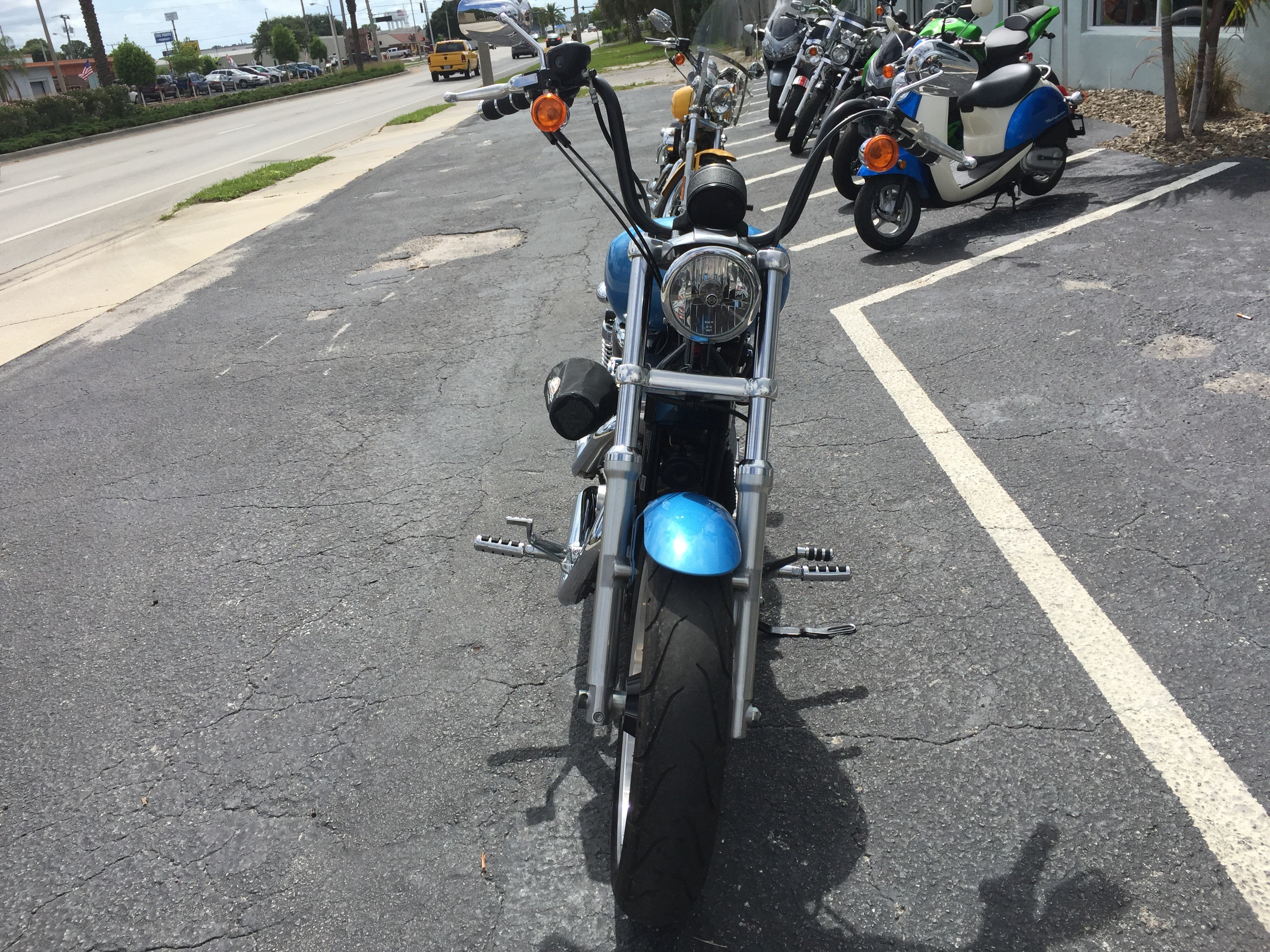 2011 Harley-Davidson Sportster® 883 SuperLow™ in Cocoa, Florida - Photo 4