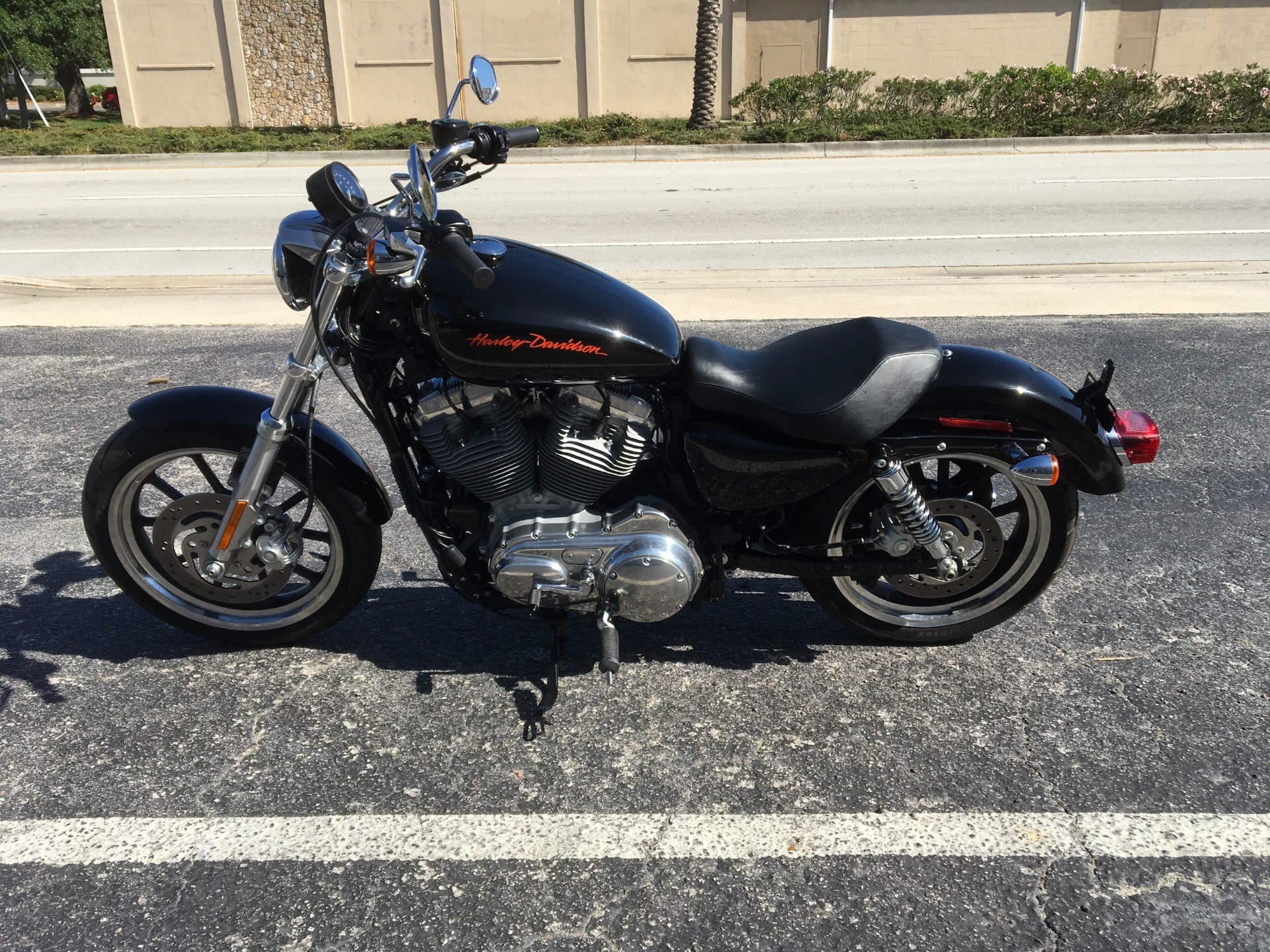2013 Harley-Davidson Sportster® 883 SuperLow® in Cocoa, Florida - Photo 6