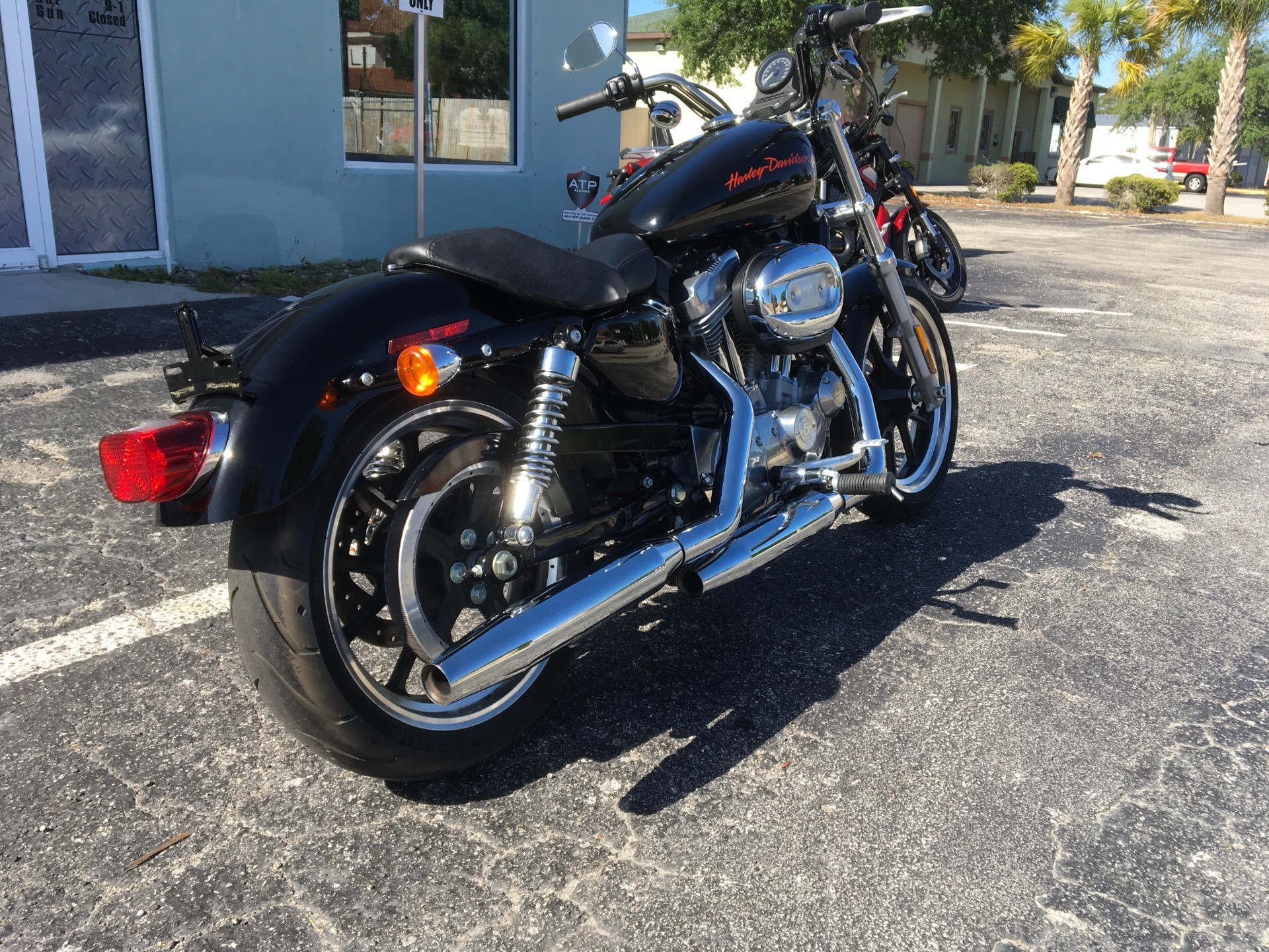 2013 Harley-Davidson Sportster® 883 SuperLow® in Cocoa, Florida - Photo 9