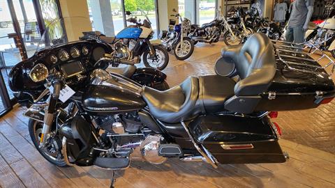 2016 Harley-Davidson Electra Glide® Ultra Classic® in Rock Falls, Illinois - Photo 4