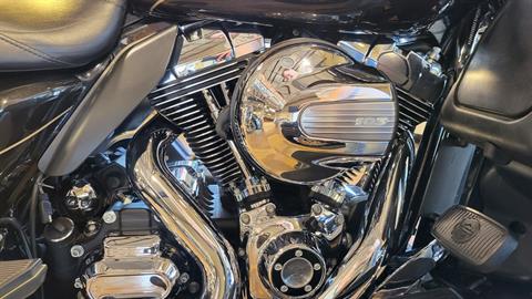 2016 Harley-Davidson Electra Glide® Ultra Classic® in Rock Falls, Illinois - Photo 6