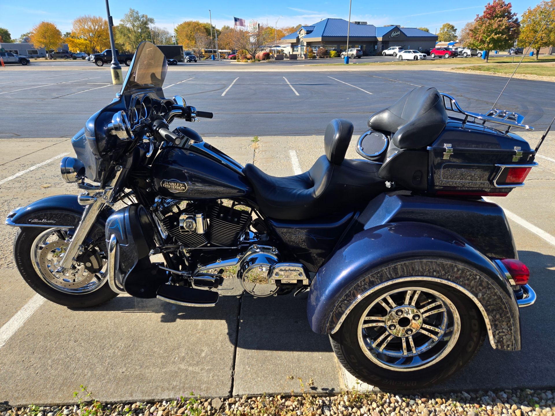 2009 Harley-Davidson Tri Glide™ Ultra Classic® in Rock Falls, Illinois - Photo 4