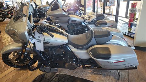 2023 Harley-Davidson CVO™ Street Glide® in Rock Falls, Illinois - Photo 3