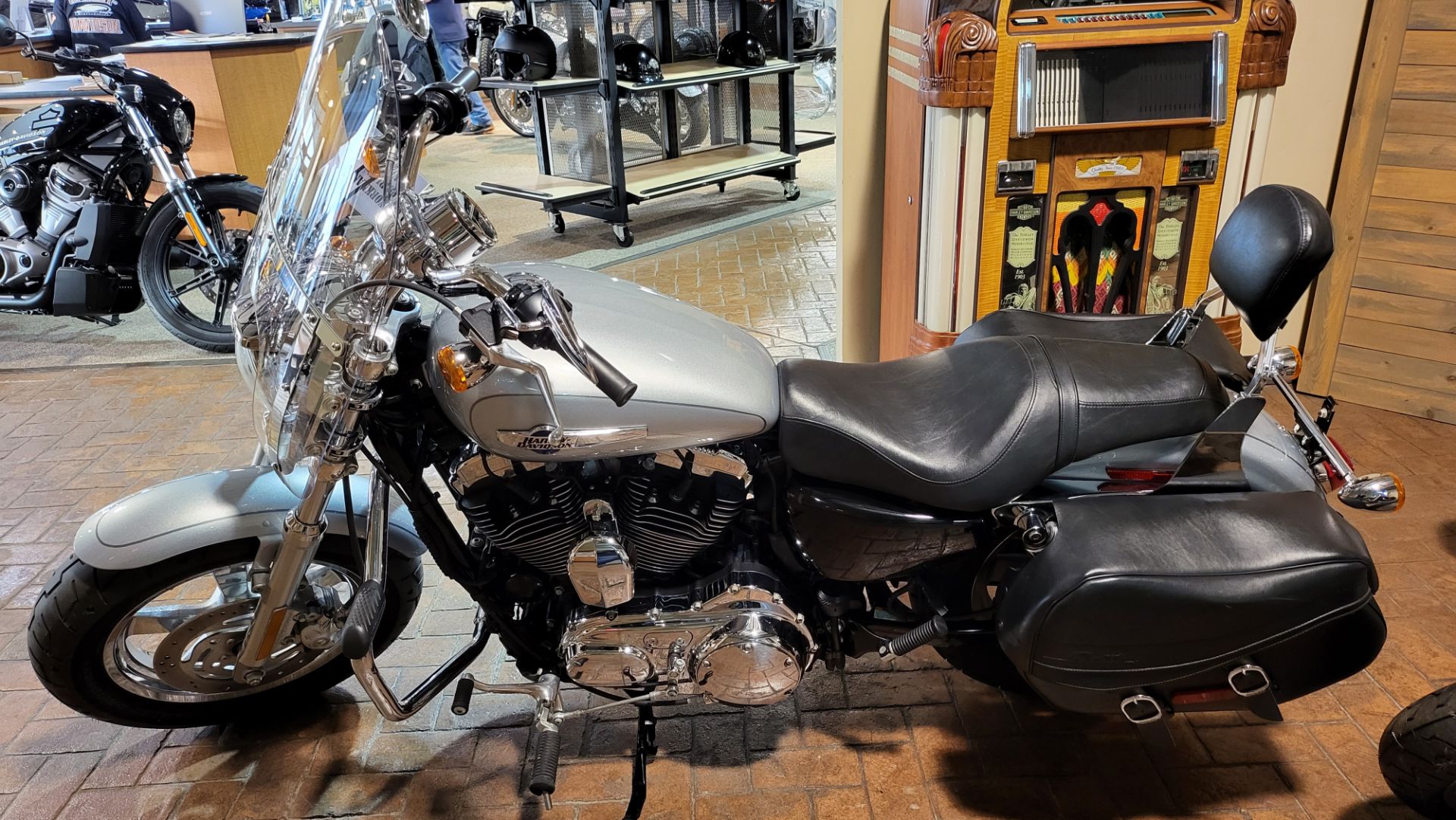 2012 Harley-Davidson Sportster® 1200 Custom in Rock Falls, Illinois - Photo 4