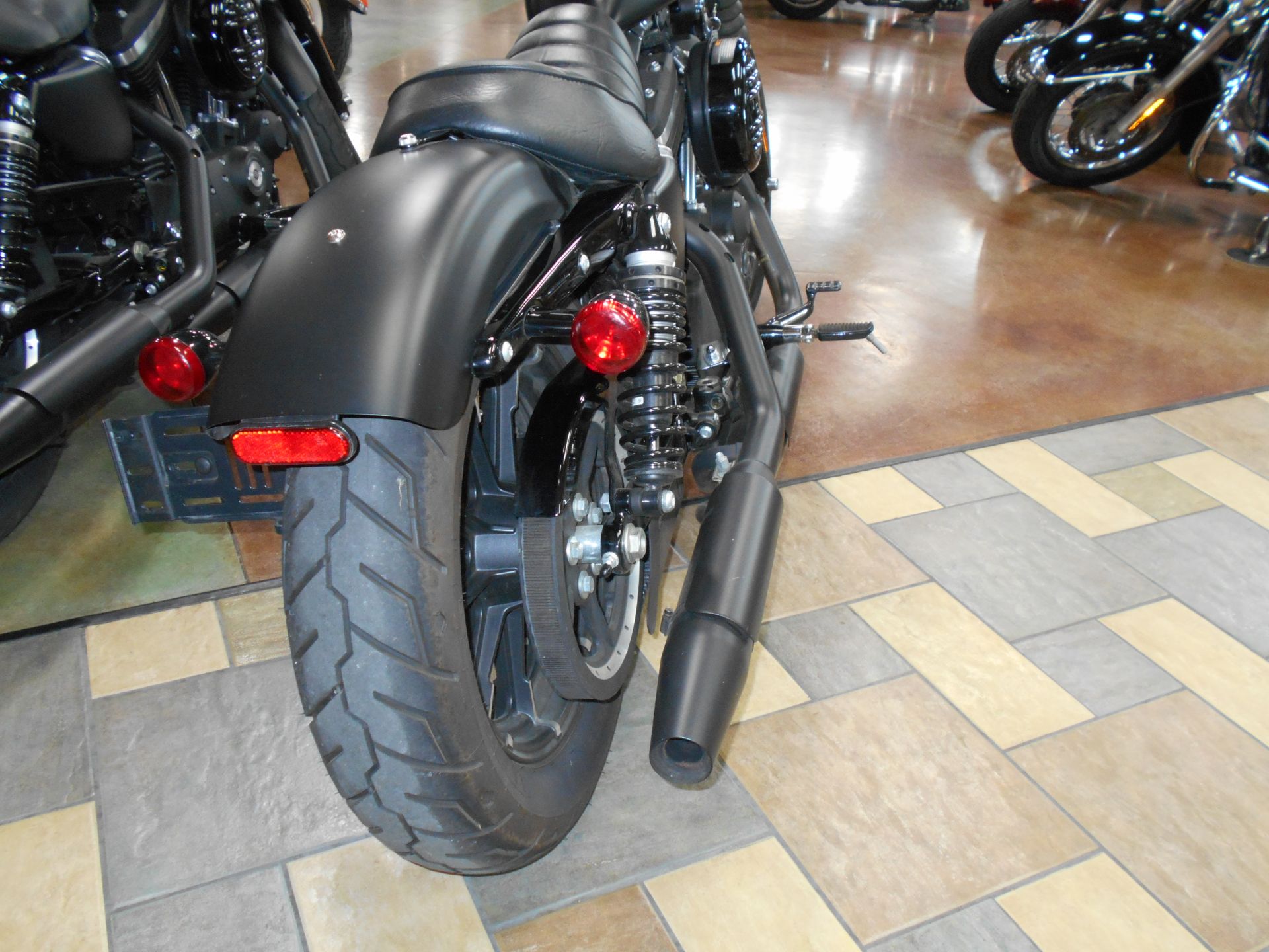 2019 Harley-Davidson Iron 883™ in Mauston, Wisconsin - Photo 5