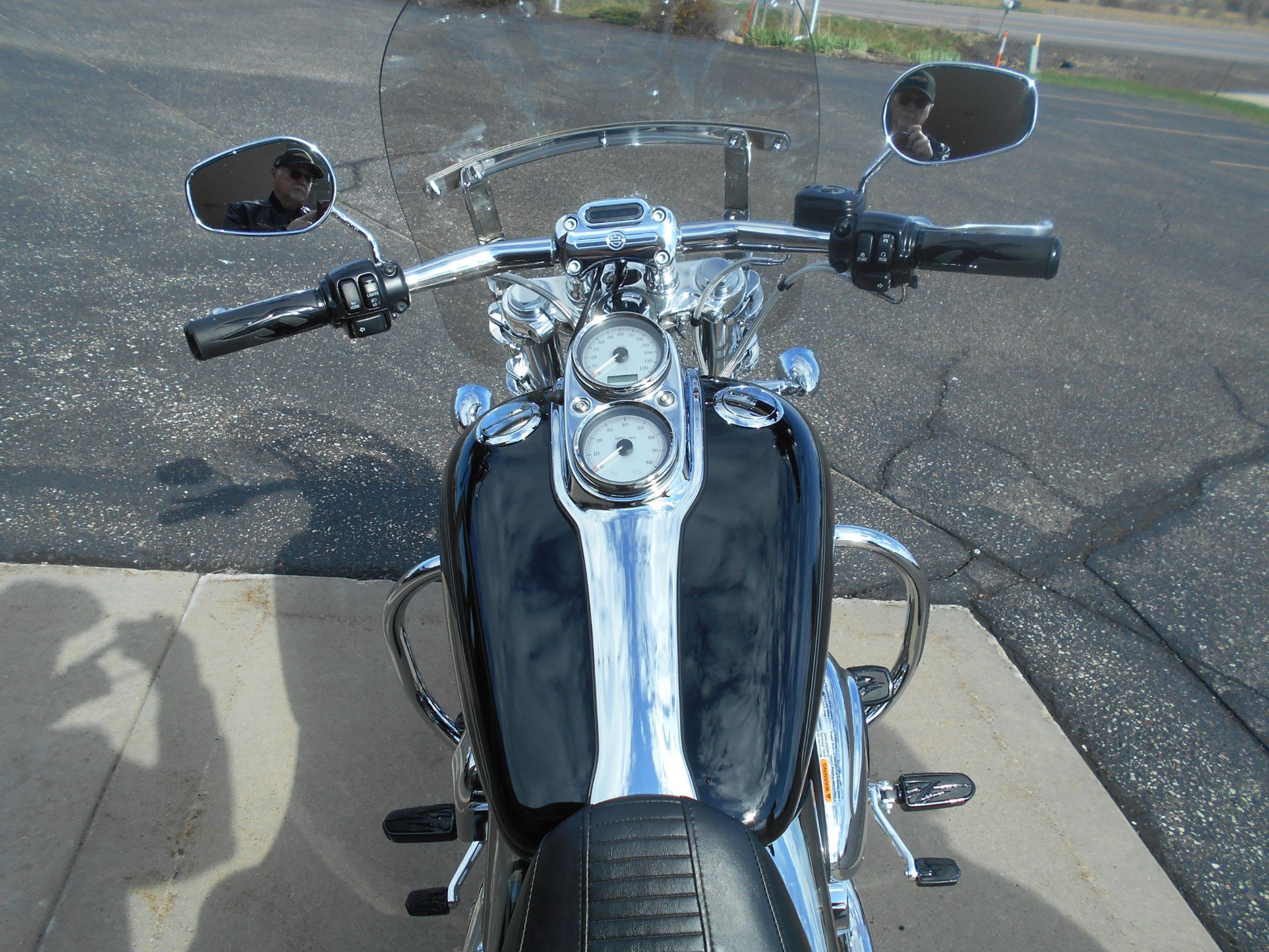 2009 Harley-Davidson Dyna® Low Rider® in Mauston, Wisconsin - Photo 8