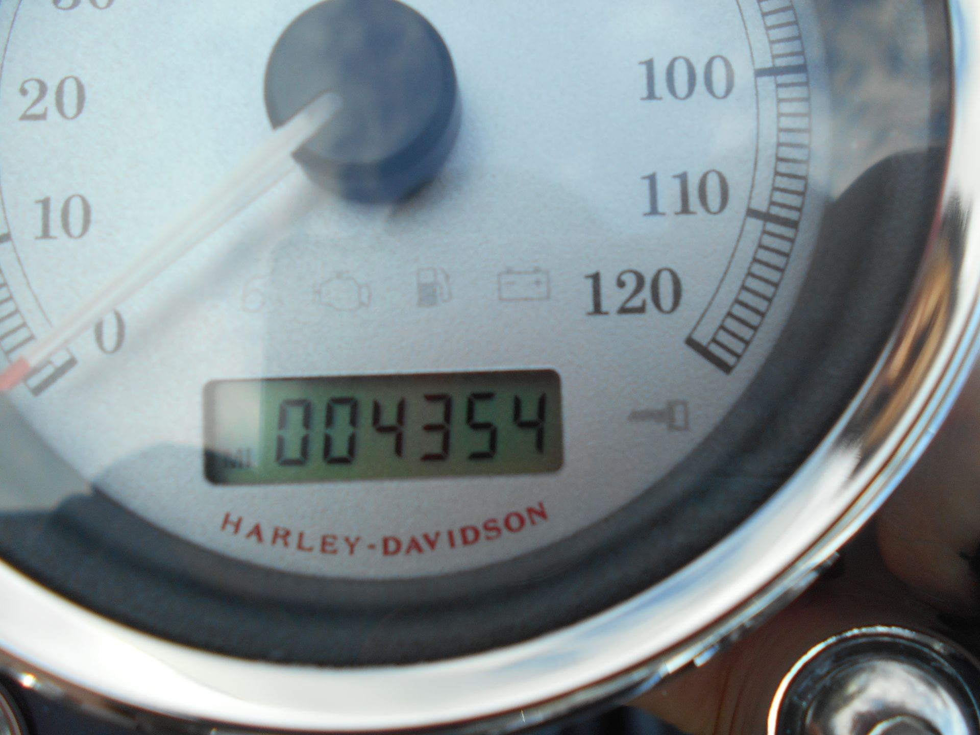 2009 Harley-Davidson Dyna® Low Rider® in Mauston, Wisconsin - Photo 9