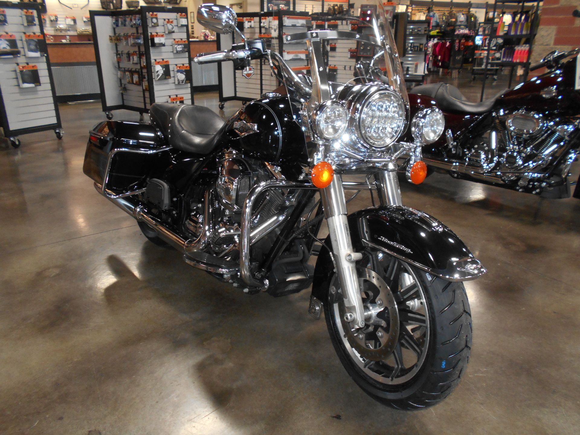 2015 Harley-Davidson Road King® in Mauston, Wisconsin - Photo 4