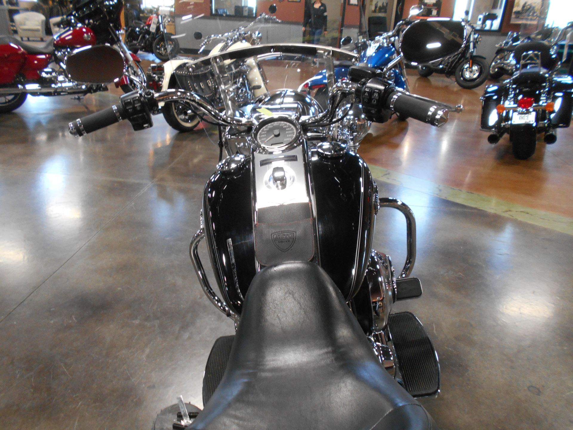 2015 Harley-Davidson Road King® in Mauston, Wisconsin - Photo 8