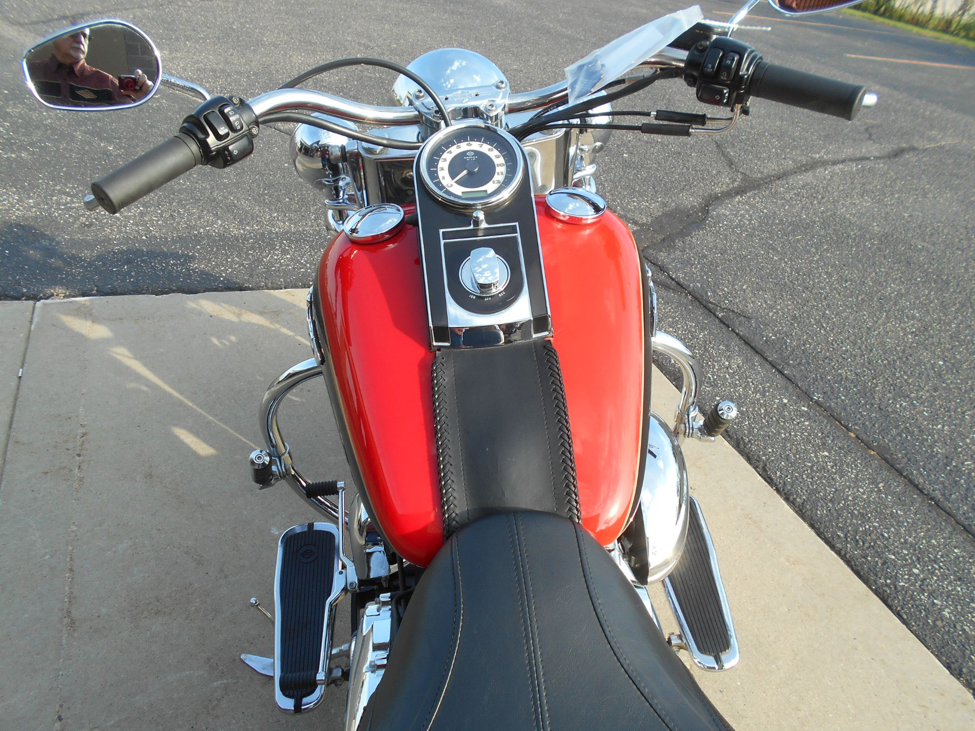 2010 Harley-Davidson Softail® Deluxe in Mauston, Wisconsin - Photo 8