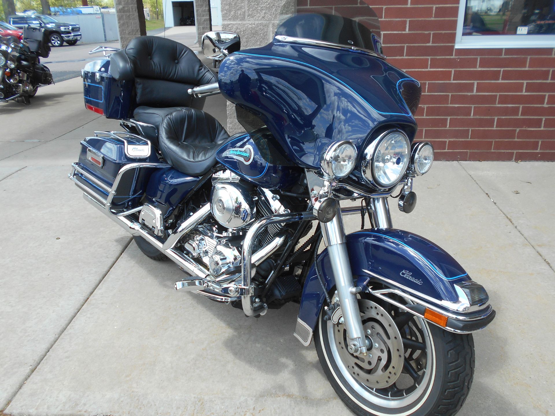 2002 Harley-Davidson FLHTC/FLHTCI Electra Glide® Classic in Mauston, Wisconsin - Photo 4