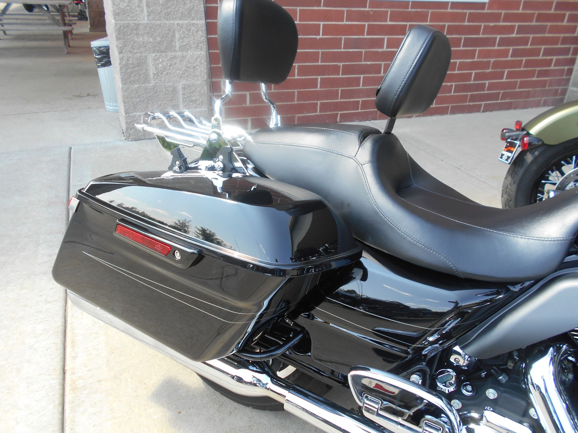 2015 Harley-Davidson Street Glide® Special in Mauston, Wisconsin - Photo 6