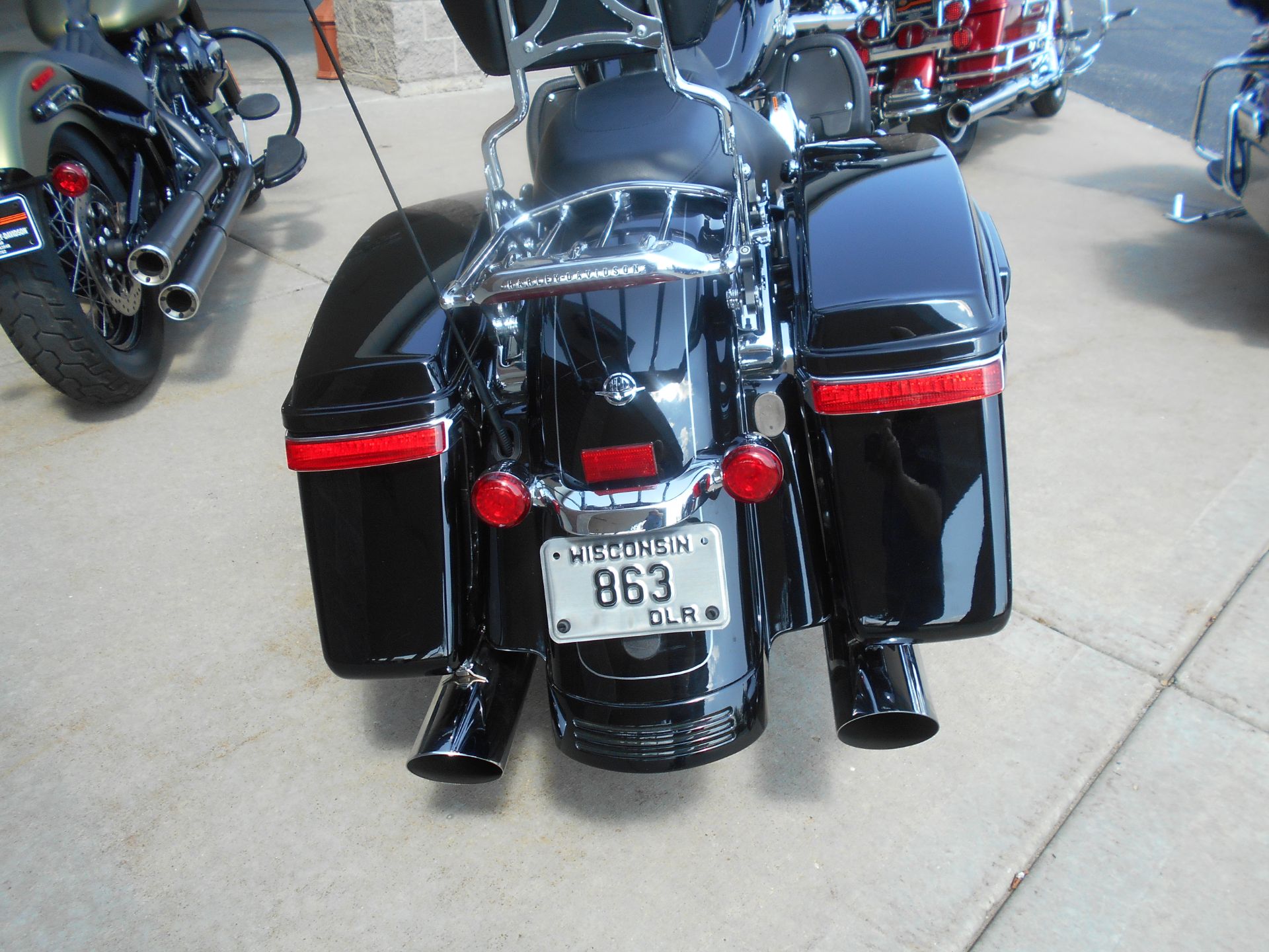 2015 Harley-Davidson Street Glide® Special in Mauston, Wisconsin - Photo 7