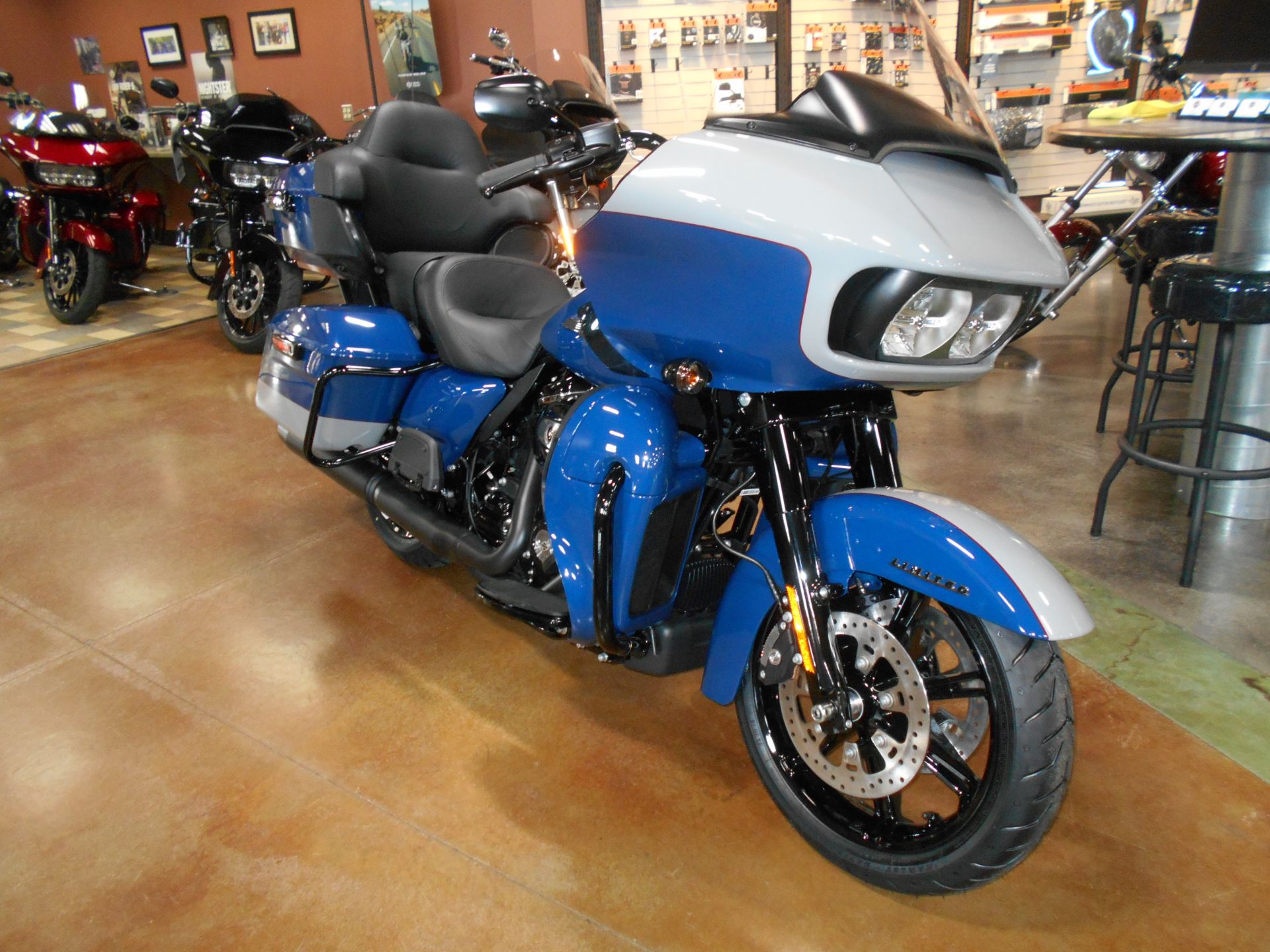 2023 Harley-Davidson Road Glide® Limited in Mauston, Wisconsin - Photo 4