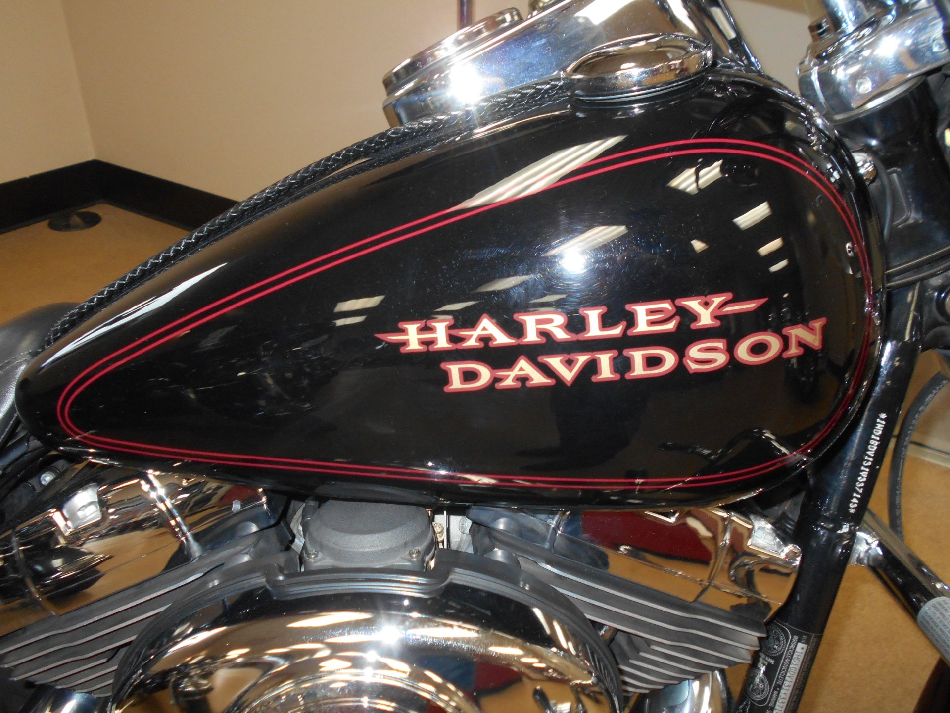 2001 Harley-Davidson FXDL  Dyna Low Rider® in Mauston, Wisconsin - Photo 2