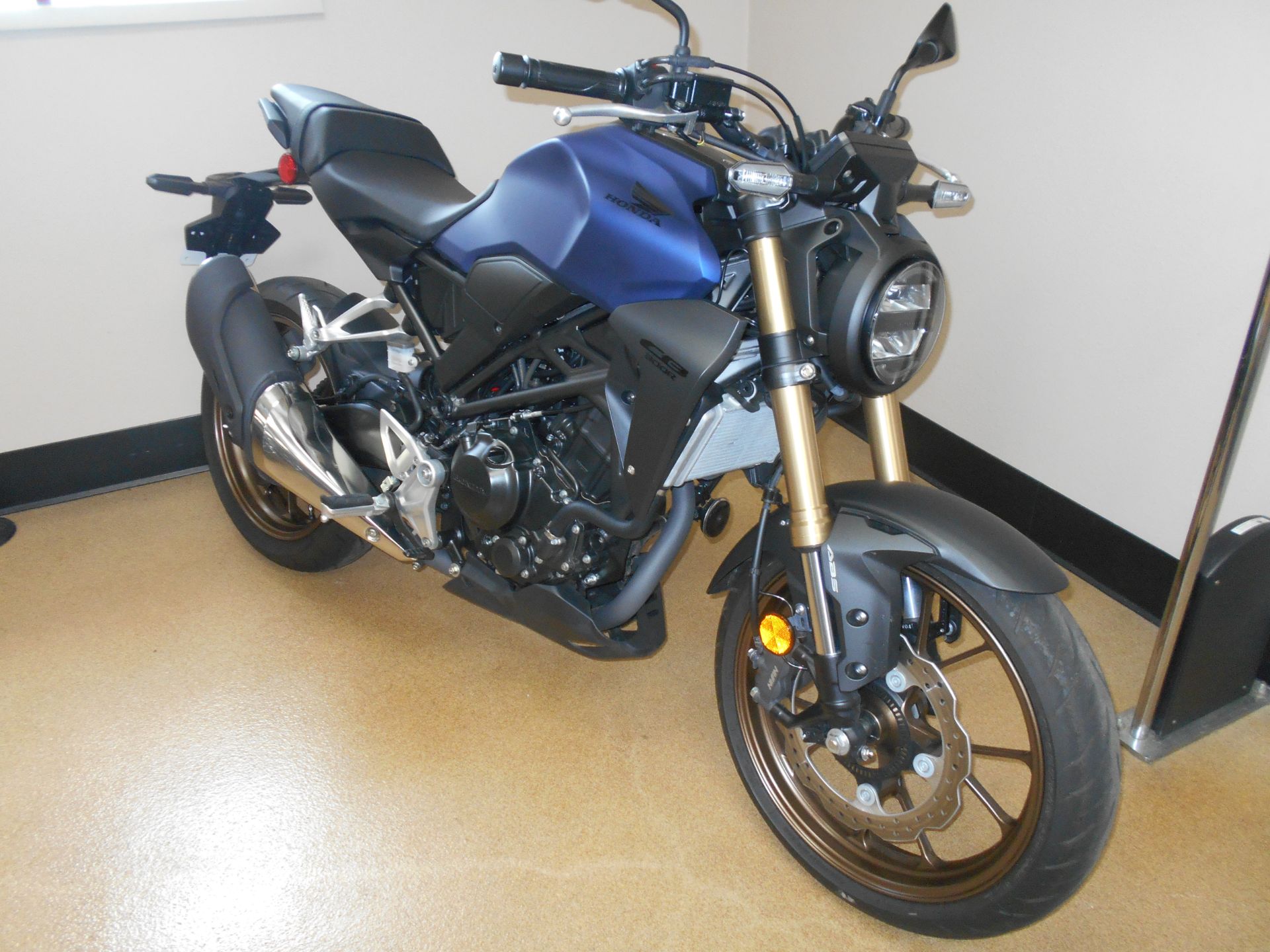 2020 Honda CB300R ABS in Mauston, Wisconsin - Photo 4