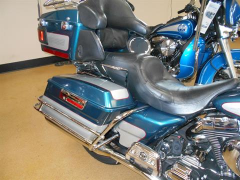 2004 Harley-Davidson FLHTCUI Ultra Classic® Electra Glide® in Mauston, Wisconsin - Photo 6
