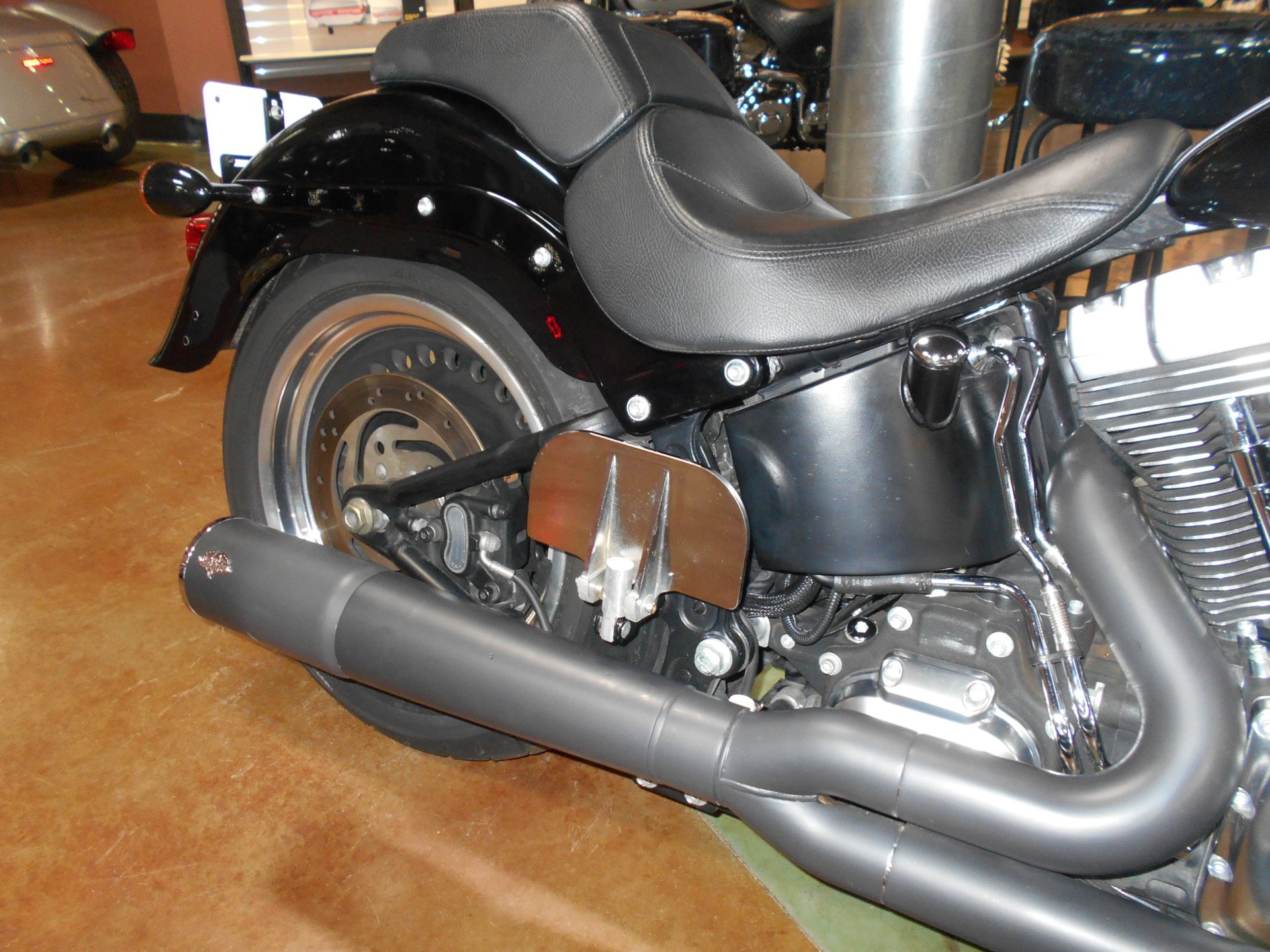 2013 Harley-Davidson Softail® Fat Boy® Lo in Mauston, Wisconsin - Photo 5