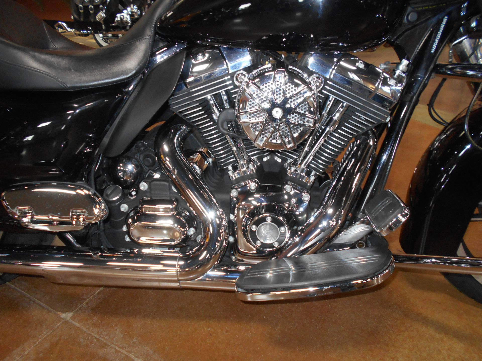 2014 Harley-Davidson Street Glide® in Mauston, Wisconsin - Photo 5