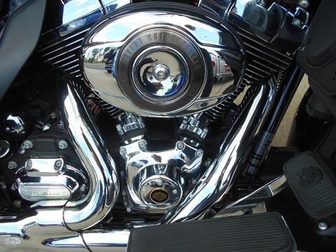 2013 Harley-Davidson Electra Glide® Ultra Limited 110th Anniversary Edition in Mauston, Wisconsin - Photo 5
