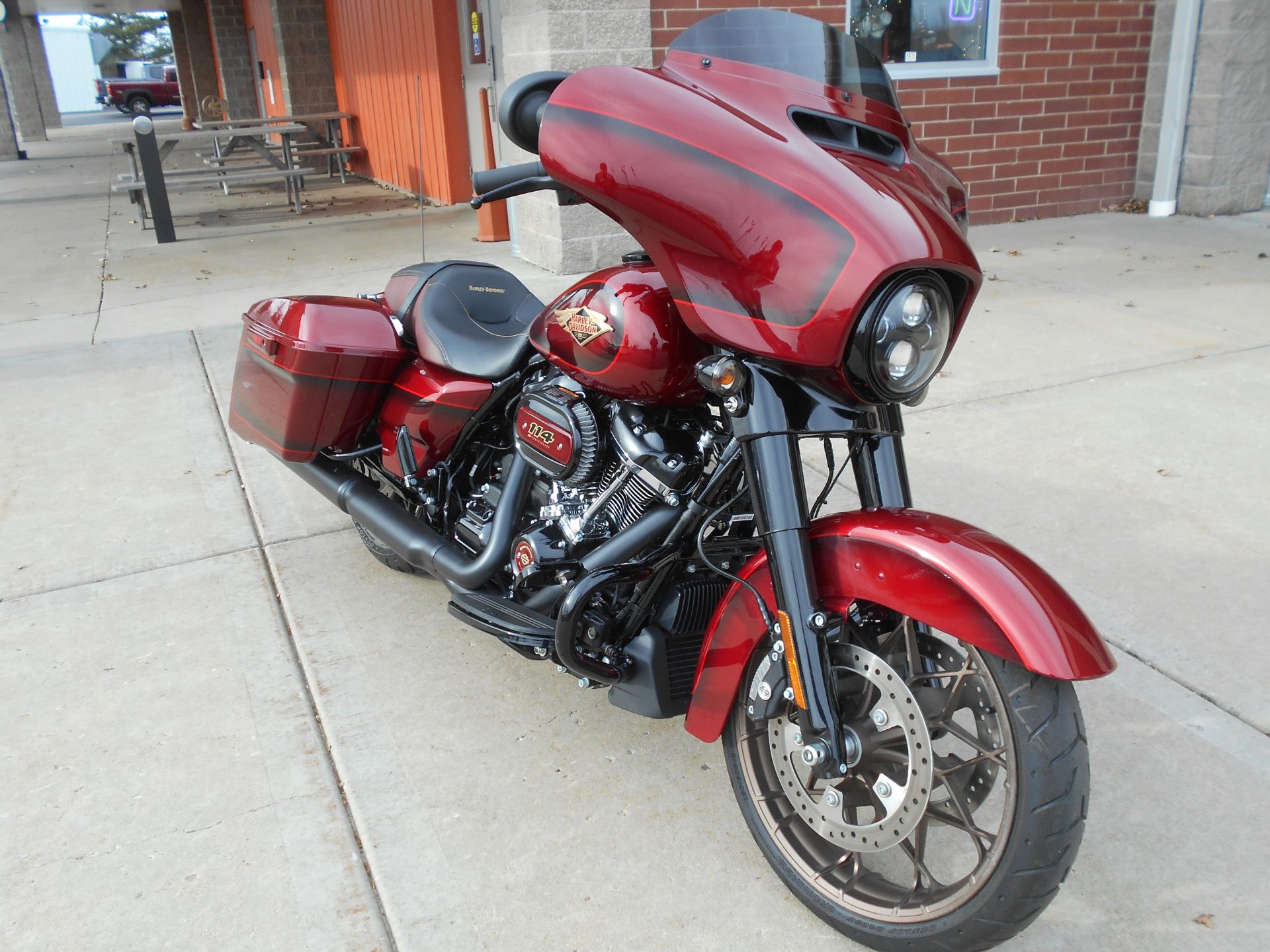 2023 Harley-Davidson Street Glide® Anniversary in Mauston, Wisconsin - Photo 4