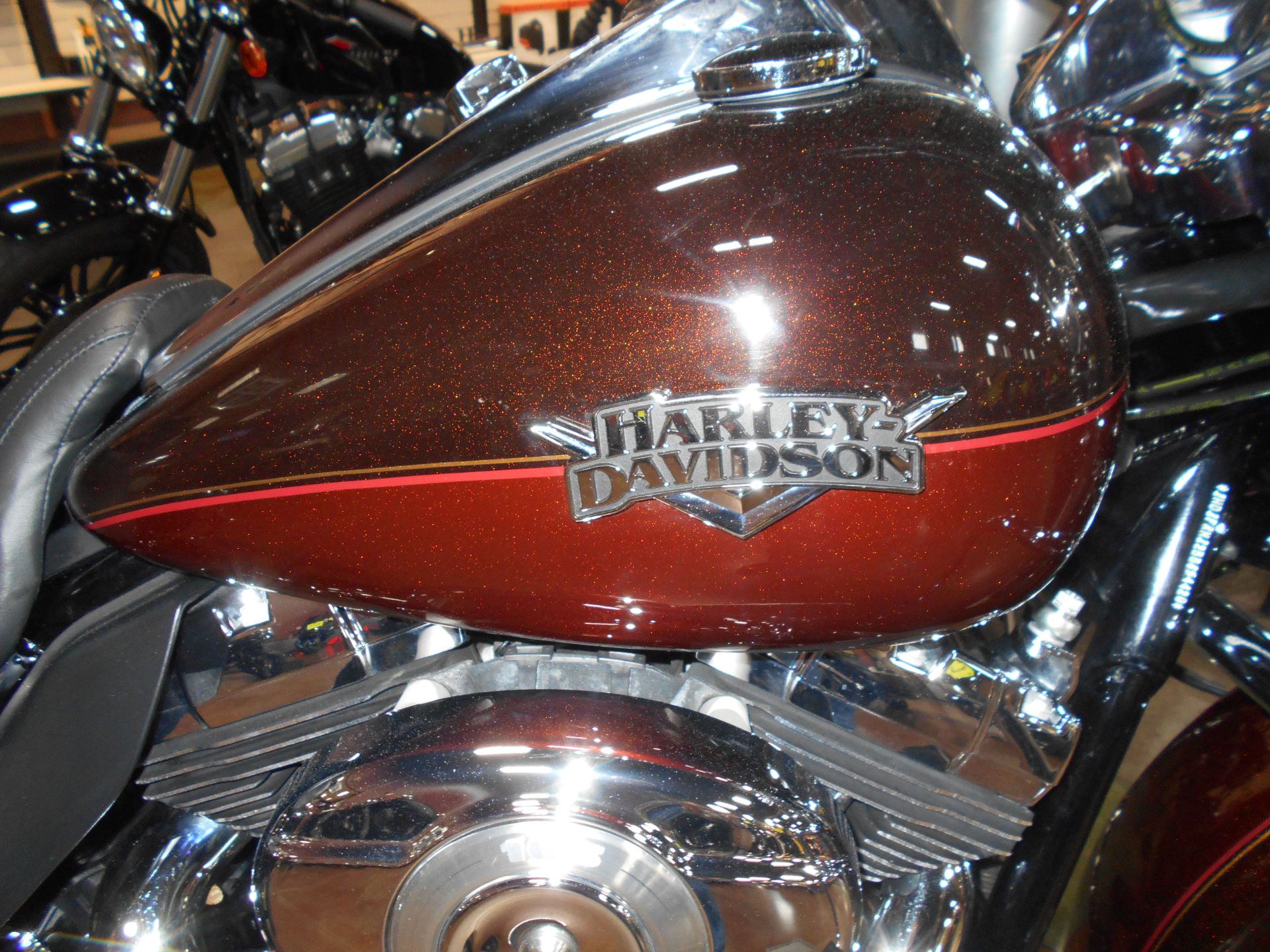 2011 Harley-Davidson Road King® Classic in Mauston, Wisconsin - Photo 2