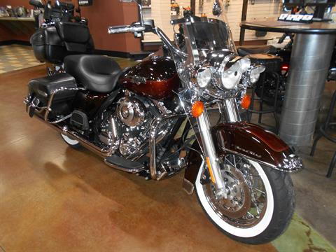 2011 Harley-Davidson Road King® Classic in Mauston, Wisconsin - Photo 4