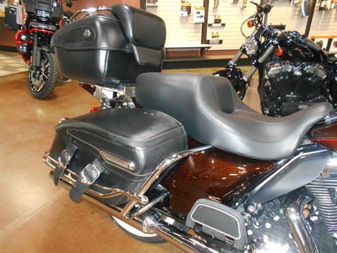 2011 Harley-Davidson Road King® Classic in Mauston, Wisconsin - Photo 6